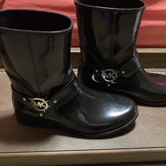 Michael Kors Fulton  Rain Boots - Picture 3 of 5